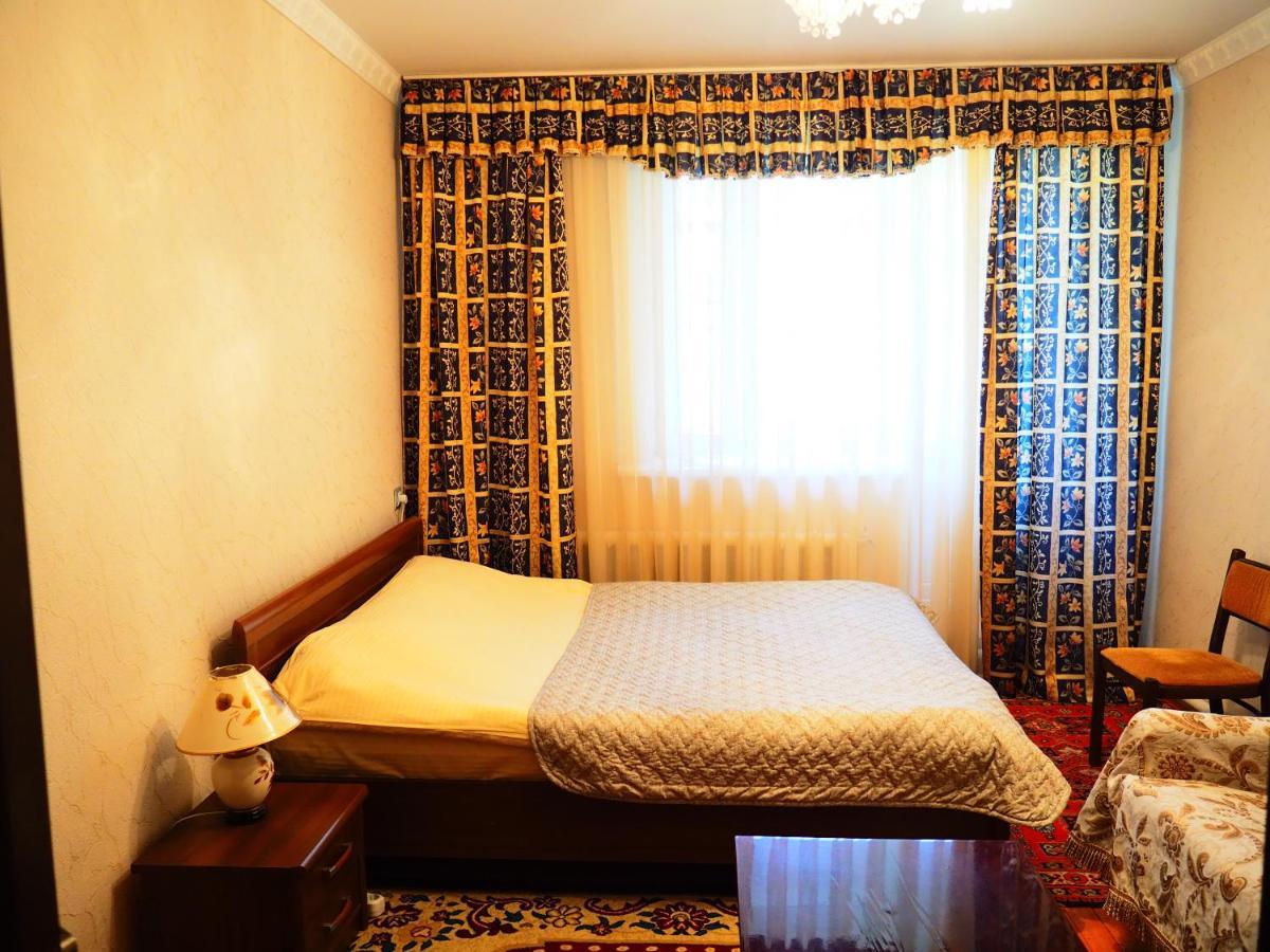 Baktygul Guesthouse Naryn ภายนอก รูปภาพ