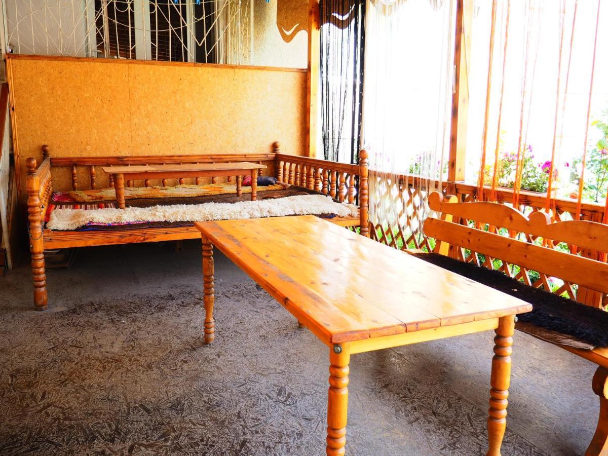Baktygul Guesthouse Naryn ภายนอก รูปภาพ