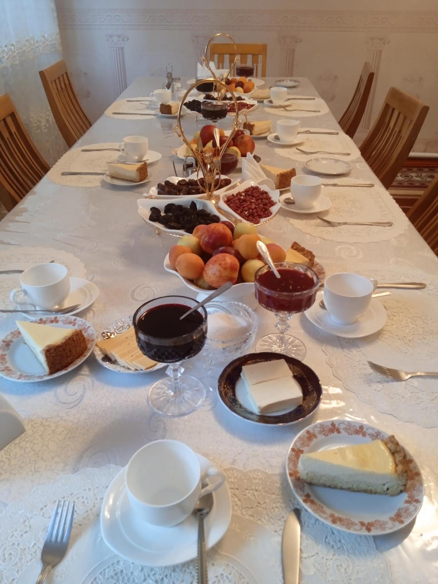 Baktygul Guesthouse Naryn ภายนอก รูปภาพ
