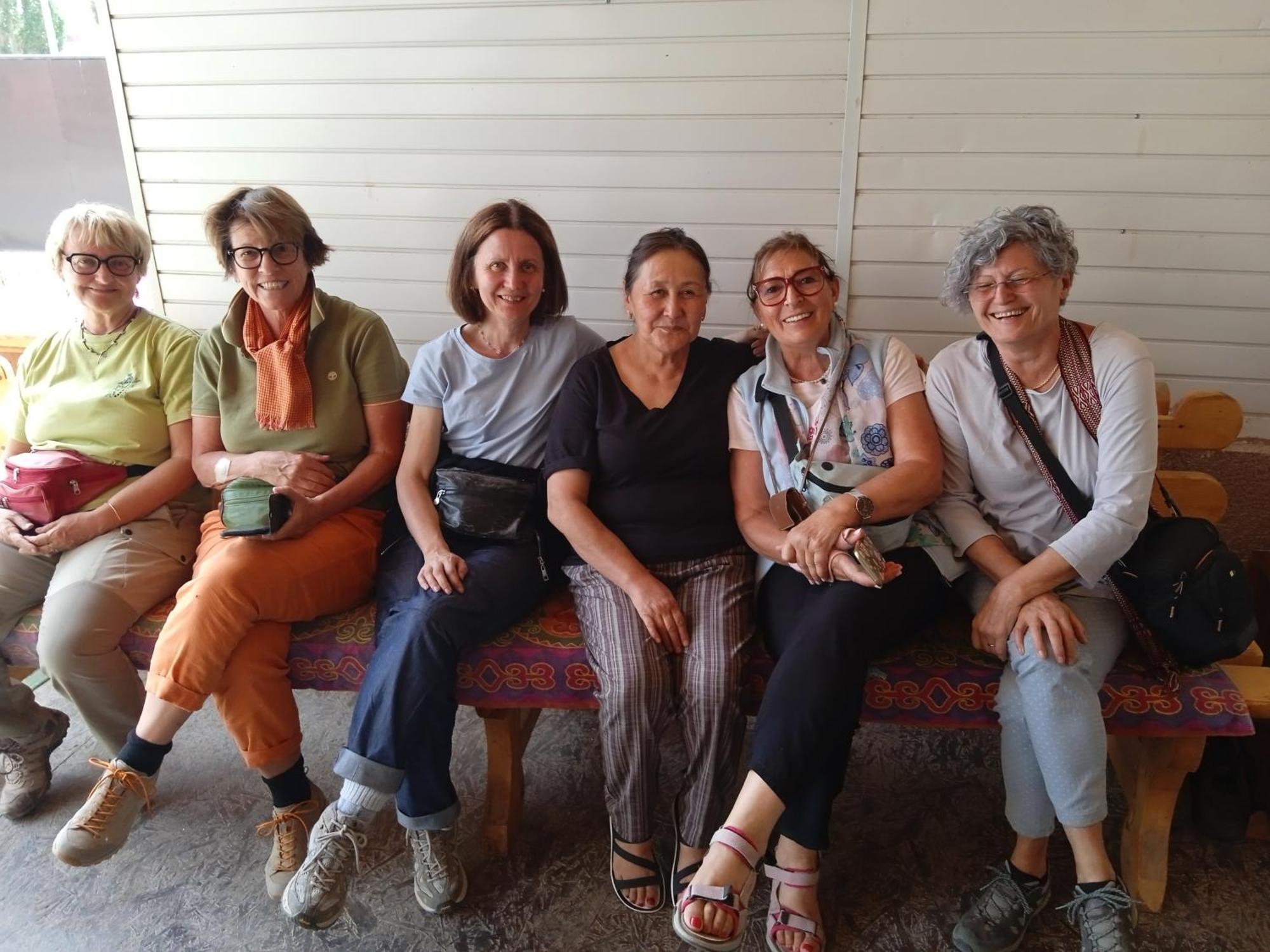 Baktygul Guesthouse Naryn ภายนอก รูปภาพ