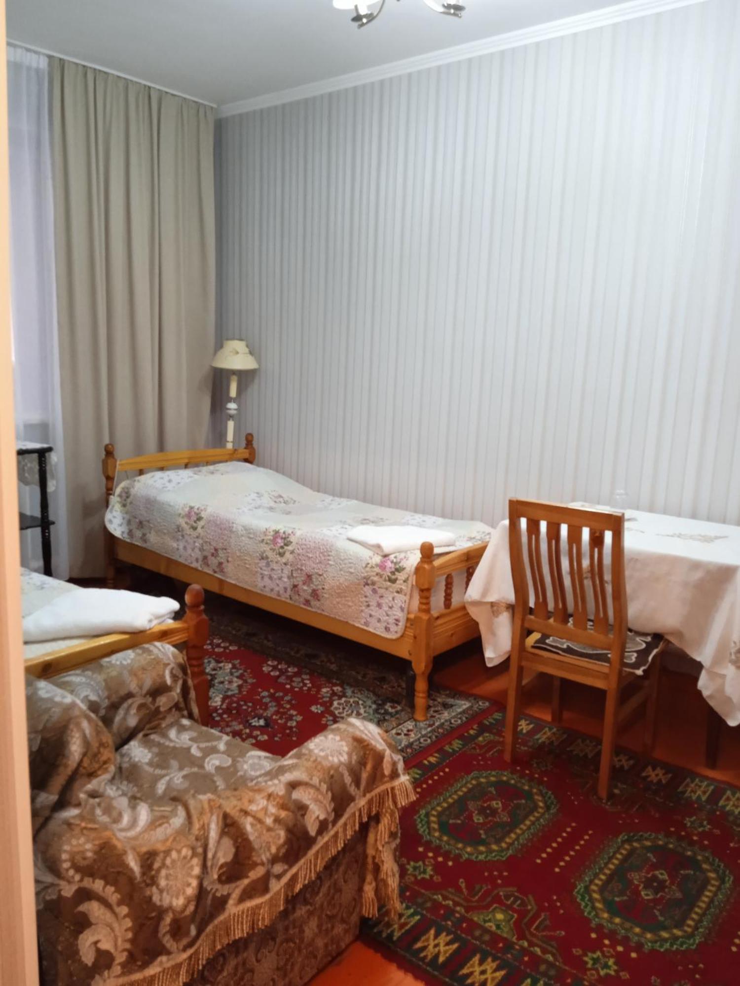 Baktygul Guesthouse Naryn ภายนอก รูปภาพ